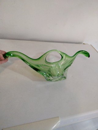 Fuente de cristal verde