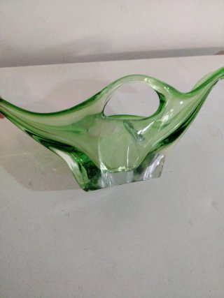 Fuente de cristal verde