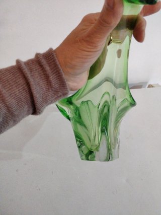 Fuente de cristal verde