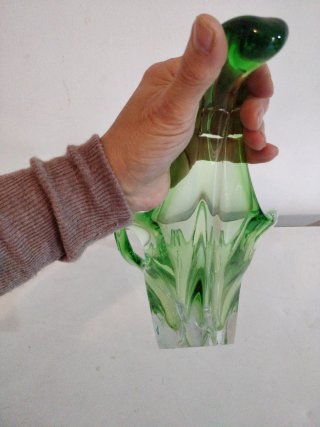 Fuente de cristal verde