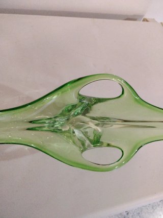 Fuente de cristal verde