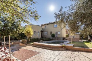 Chalet en venta en Residencial Triana - Barrio Alto en Gabias (Las)