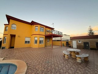Chalet en venta en Bollullos de la Mitación