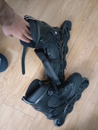 Patines en línea negros
