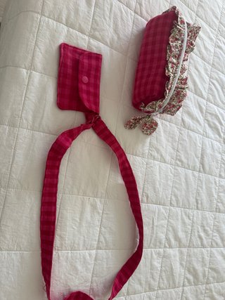Estuche y lanyard con monedero