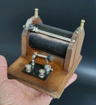 Radio Antigua. Radio de Galena con auriculares