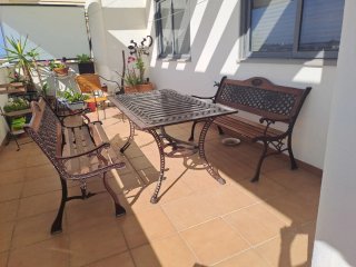 Mesa y bancos forja y madera