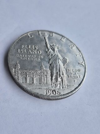 MONEDAS CONMEMORATIVAS: 2 DE ELLAS SIN CIRCULAR.