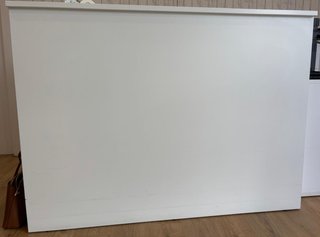 Mostrador de recepción blanco
