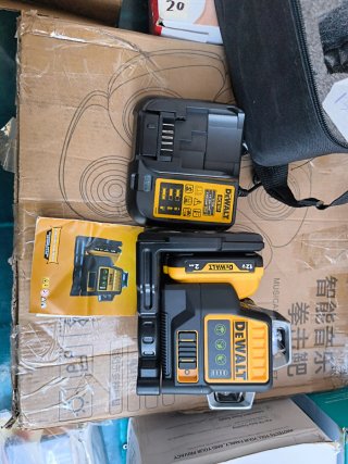 Nivel Láser DeWalt DW089L + Accesorios