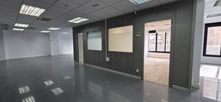Oficina en alquiler en La Maternitat i Sant Ramon en Barcelona