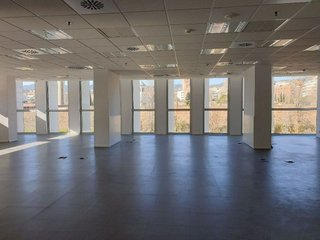Oficina en alquiler en Porta en Barcelona