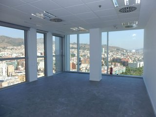Oficina en alquiler en Porta en Barcelona