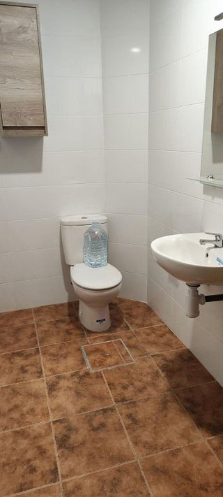 Local comercial en alquiler en Este en Castellón de la Plana