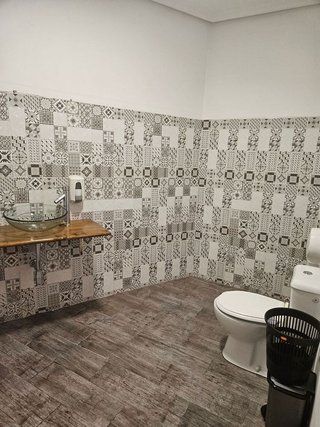 Local comercial en alquiler en Calvario - Santa Rita en Vigo