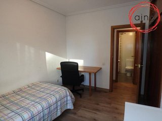 Piso en alquiler en Ermitagaña - Mendebaldea en Pamplona
