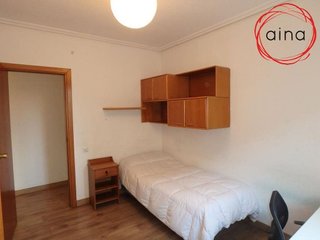 Piso en alquiler en Ermitagaña - Mendebaldea en Pamplona