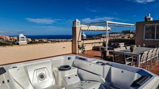 Ático en venta en Puerto de la Duquesa en Manilva
