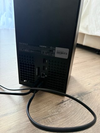 Xbox Series X 1TB c/ 2 comandos e Caixa Original