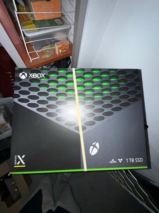 Xbox Series X 1TB c/ 2 comandos e Caixa Original