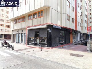 Local comercial en alquiler en Monte Alto - Zalaeta - Atocha en Coruña (A)