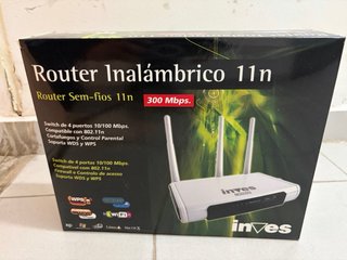 Router inalámbrico INVES 3 antenas + accesorios