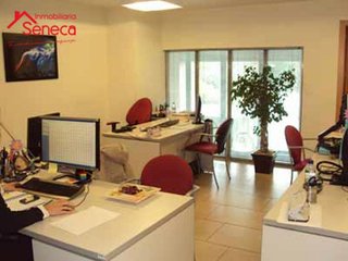 Oficina en alquiler en Santa Rosa - Valdeolleros en Córdoba