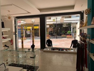 Local comercial en alquiler en Playa Bajadilla - Puertos en Marbella
