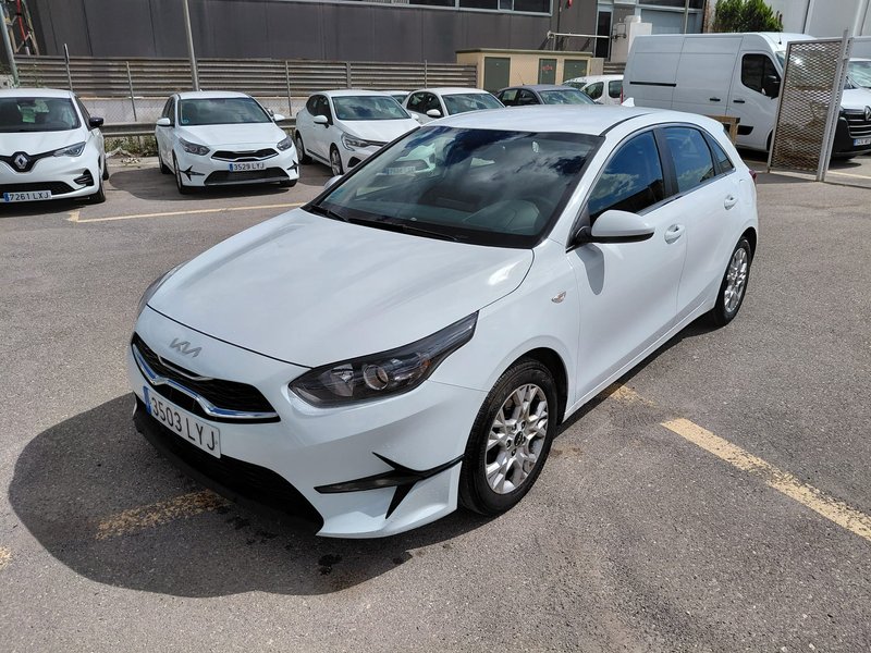 Kia cee'd f/l 5p 1.0 T-GDi Drive 2022