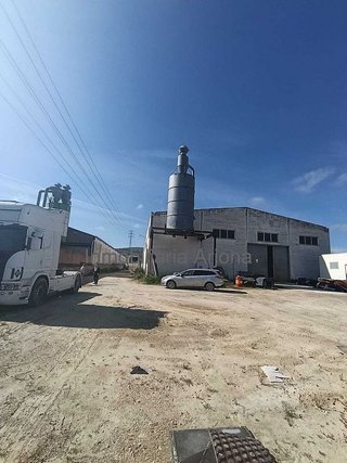 Nave industrial en alquiler en Lucena