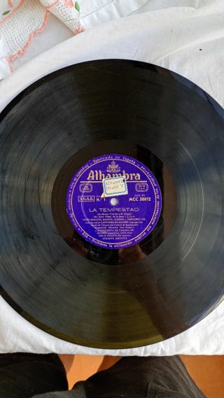 Dos discos de pizarra de La Tempestad