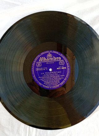 Dos discos de pizarra de La Tempestad