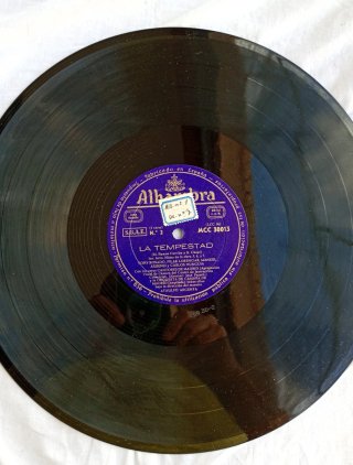 Dos discos de pizarra de La Tempestad
