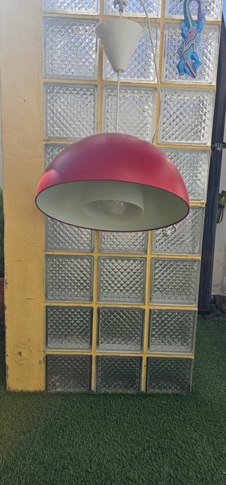 Lámpara de salón roja
