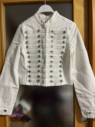 Chaqueta denim entallada botones T/XS. Zara