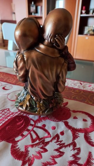 Figura de pareja de bronce
