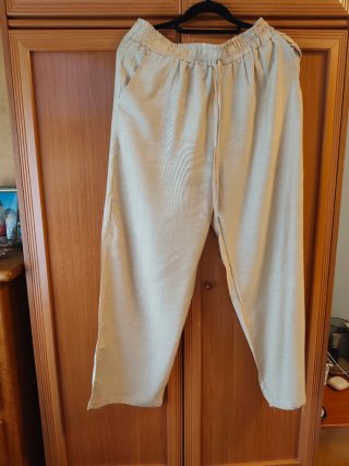 Conjunto de hilo beige bordado