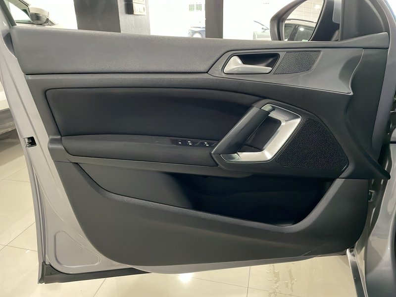 Peugeot 308 2020, foto 9