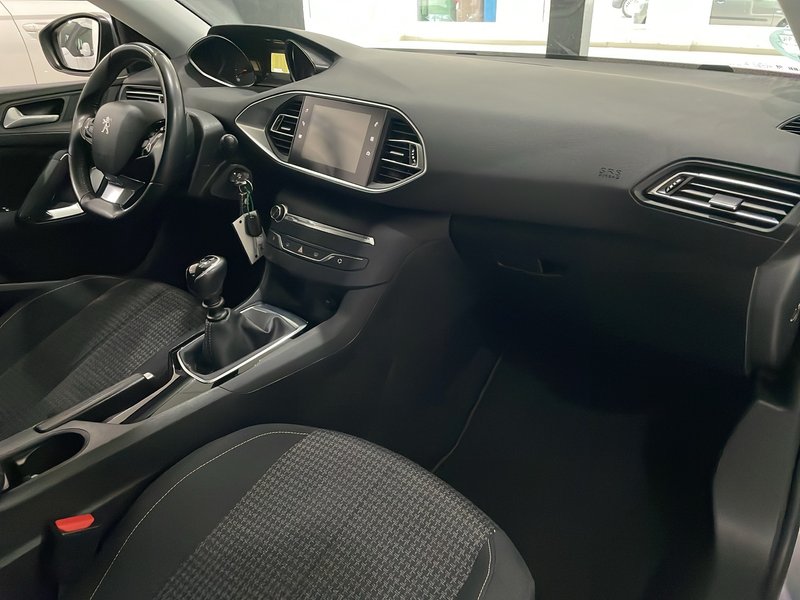 Peugeot 308 2020, foto 12