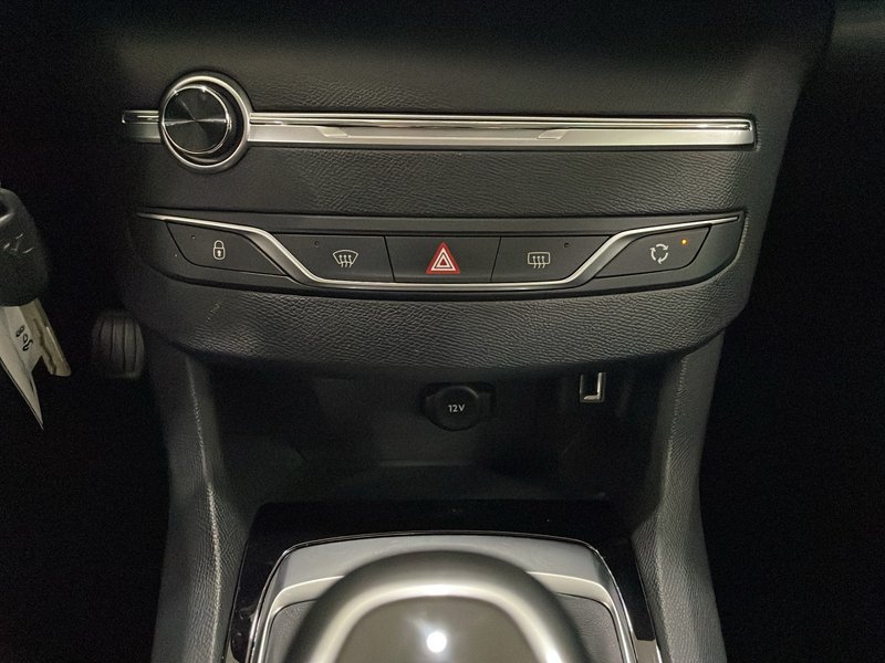 Peugeot 308 2020, foto 24