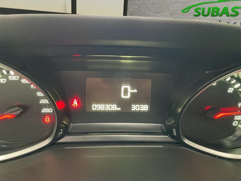 Peugeot 308 2020, foto 27