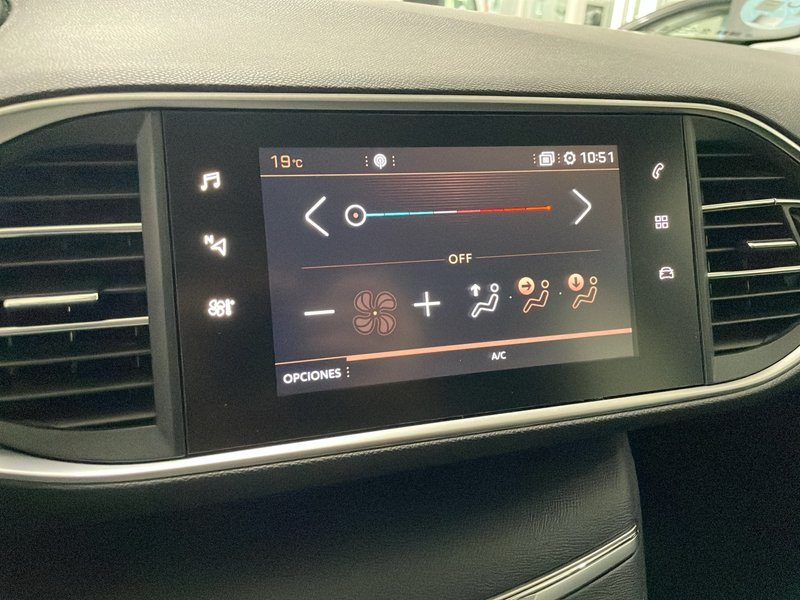 Peugeot 308 2020, foto 31