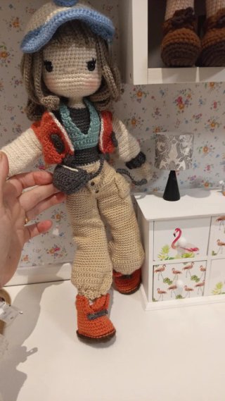 Muñeco crochet hecho a mano