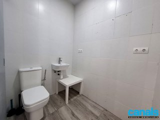 Local comercial en alquiler en Centre - Cordelles en Cerdanyola del Vallès
