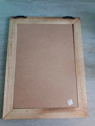 Pizarra de pared con marco de madera