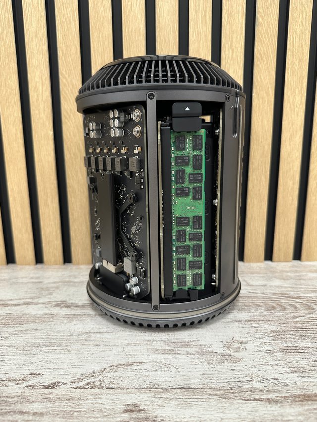 Mac Pro 2013 D300 XEON E5 64gb 512gb SSD