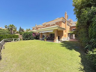 Casa pareada en alquiler en Los Monteros - Bahía de Marbella en Marbella