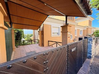 Casa pareada en alquiler en Los Monteros - Bahía de Marbella en Marbella