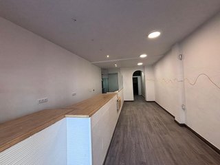 Local comercial en alquiler en Los Remedios en Sevilla