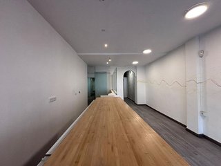 Local comercial en alquiler en Los Remedios en Sevilla